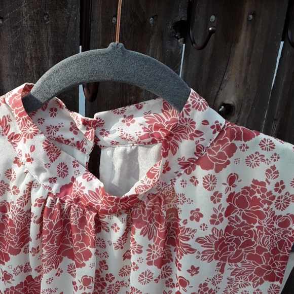 Top - Picture 2 of 4